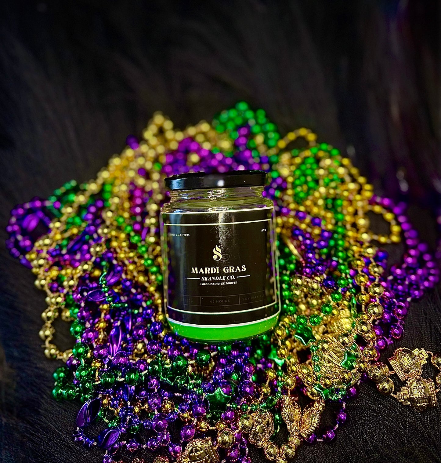 Mardi Gras Candle – A Festive Blend of Oud & Mexican Vanilla