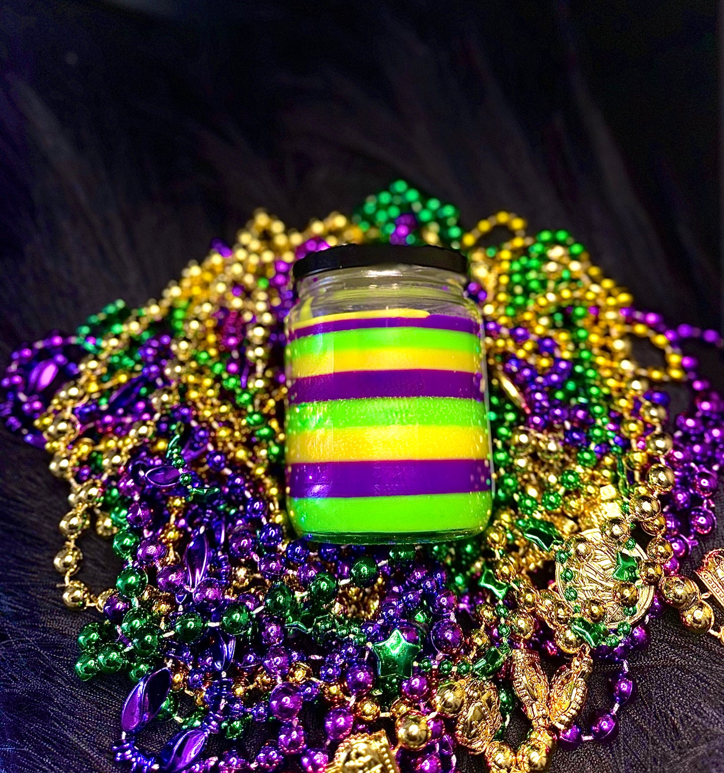 Mardi Gras Candle – A Festive Blend of Oud & Mexican Vanilla