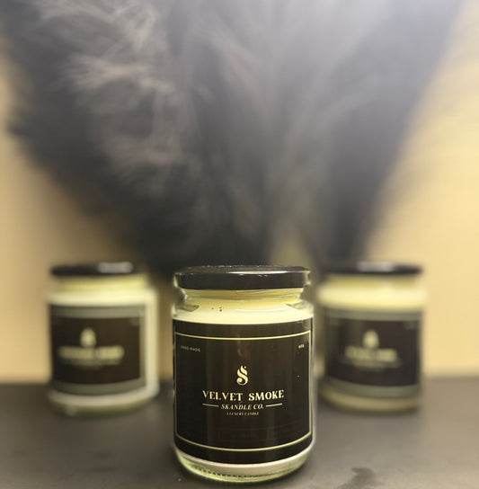 Velvet Smoke Luxury Candle – Sensual Oud Wood & Vanilla Blend for a Bold, Cozy Ambiance